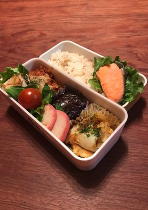 お弁当・・・59そば茶ご飯の鮭のっけ-レシピのメイン写真