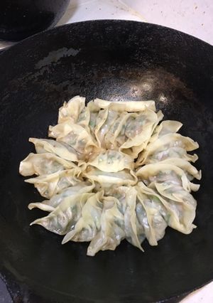 ニラ餃子(キャベツ・玉ねぎなし)-レシピのメイン写真