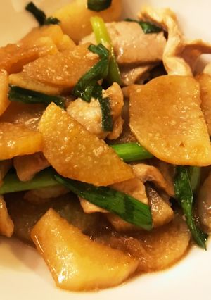 山芋と豚肉とニラの炒め物-レシピのメイン写真