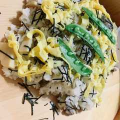 รูปของ 鳥ゴボウと竹の子のご飯