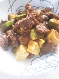 アボカドと牛肉の炒め物-レシピのメイン写真