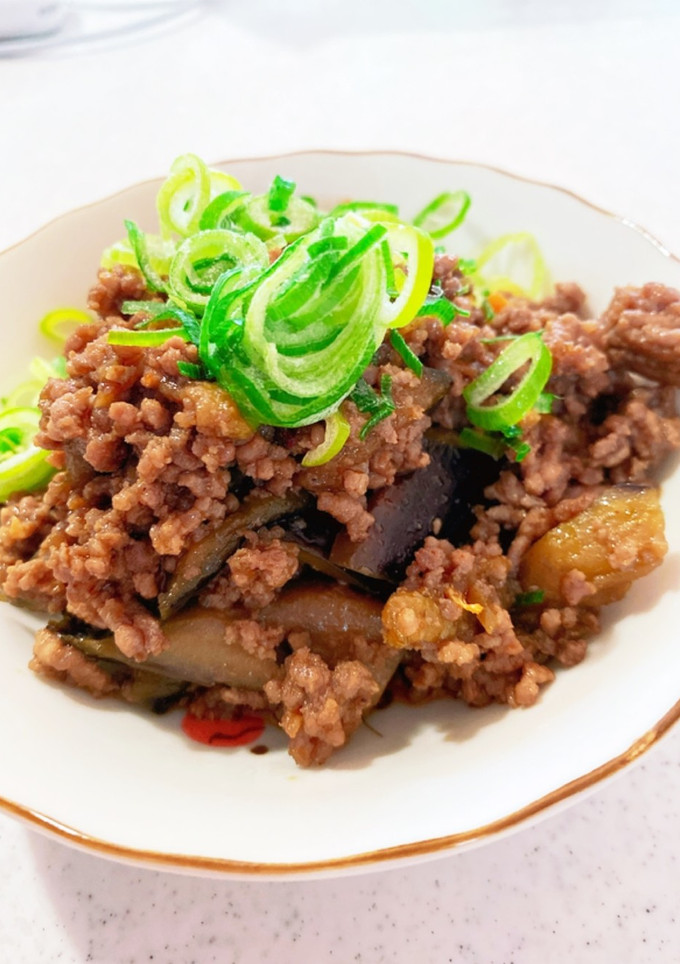 ナスと合挽き肉の簡単食べるラー油炒め-レシピのメイン写真
