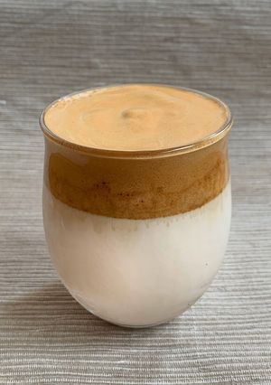 ペットボトルで振るだけ！ダルゴナコーヒー-レシピのメイン写真