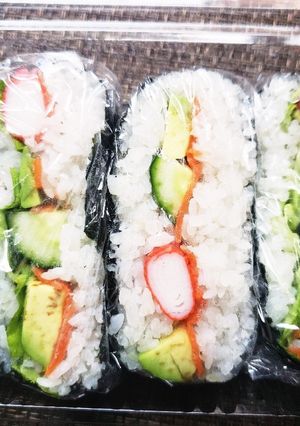 免疫力！カリフォルニアロール風おにぎらず-レシピのメイン写真