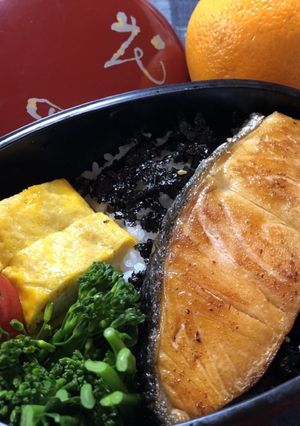 シャケ弁当♪-レシピのメイン写真