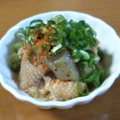 A picture of 鶏皮みそ煮.