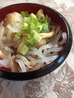 しめじ(きのこ)と白滝のごま油炒め-レシピのメイン写真