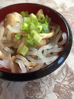 しめじ(きのこ)と白滝のごま油炒め-レシピのメイン写真