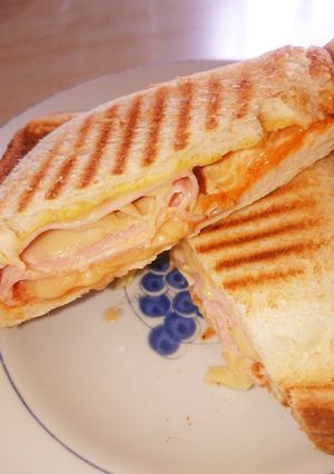 ピザ風味ホットサンド-レシピのメイン写真