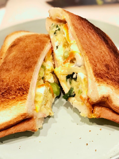 おうちカフェ☆簡単サラダホットサンド-レシピのメイン写真