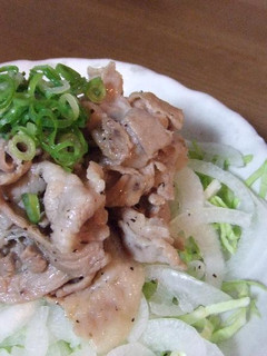 豚バラ♪千切りキャベツに乗せただけ~-レシピのメイン写真