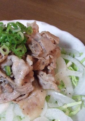 豚バラ♪千切りキャベツに乗せただけ~-レシピのメイン写真