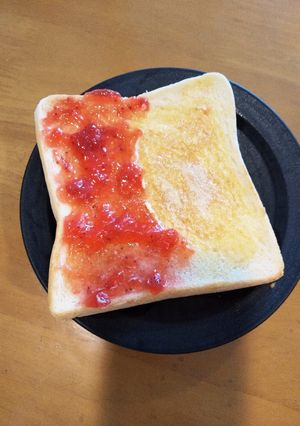ジャムとバターのハーフ＆ハーフトースト-レシピのメイン写真