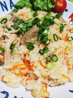 油揚と人参の鶏もものせ炊き込みご飯♡-レシピのメイン写真