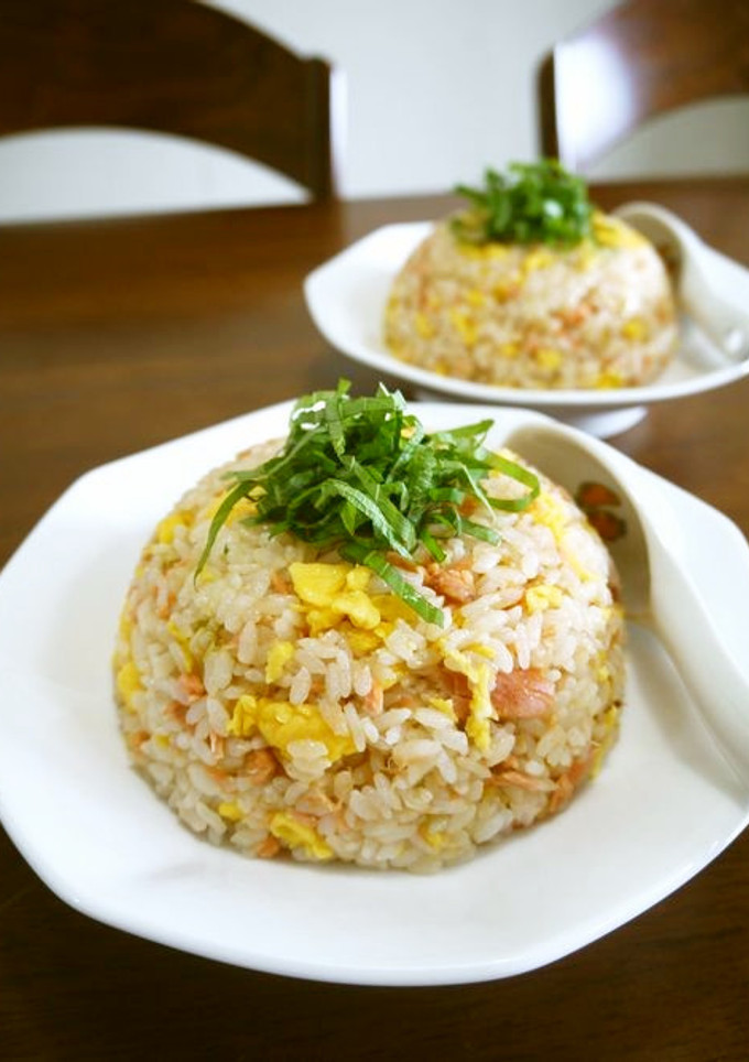 ふんわり炒り卵の鮭フレークde簡単炒飯♪-レシピのメイン写真