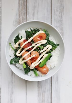 ランチに♪ウインナーとほうれん草の簡単丼-レシピのメイン写真