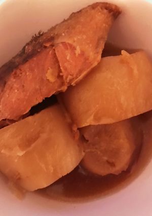 再現！ヲタご飯☆推しの愛した味しみ鮭大根-レシピのメイン写真