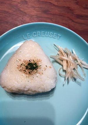 穂先メンマのおにぎり、辣油ねぎ添え-レシピのメイン写真