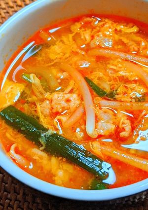 韓国風ニラと卵のピリ辛スープ-レシピのメイン写真