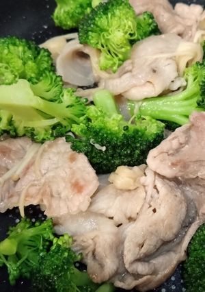 ブロッコリーと豚肉の塩炒め-レシピのメイン写真