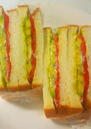サーモンとアボカドのサンドイッチ-レシピのメイン写真