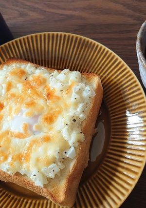 新玉ねぎの巣ごもりトースト-レシピのメイン写真