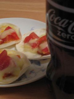 餃子の皮で!トマト・キムチピザ☆-レシピのメイン写真