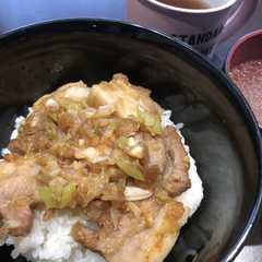 รูปของ ご飯がすすむスパイシー豚バラ丼
