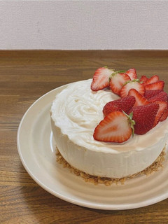 いちご乗せレアチーズケーキ-レシピのメイン写真