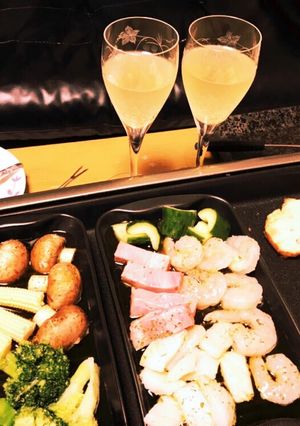 お祝いにホットプレート でアヒージョ♪-レシピのメイン写真