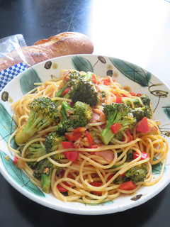 ブロッコリーのワイン・トマトソースパスタ-レシピのメイン写真