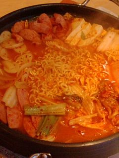 超簡単☆手抜き韓国ブデチゲ(軍隊鍋)-レシピのメイン写真