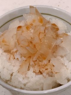 酢タマネギをかけただけの、酢玉ねぎ丼-レシピのメイン写真