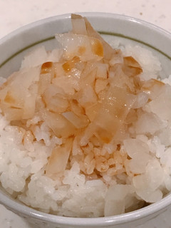 酢タマネギをかけただけの、酢玉ねぎ丼-レシピのメイン写真