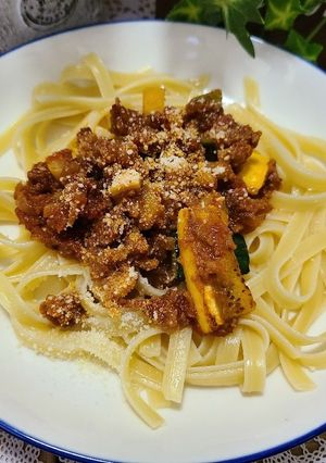 ズッキーニとミートソースのパスタ-レシピのメイン写真