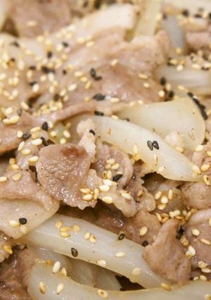 新玉ねぎと新生姜で豚肉炒め-レシピのメイン写真