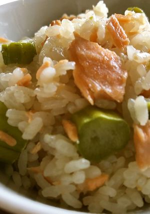 醤油バターで鮭とアスパラの炊き込みご飯-レシピのメイン写真