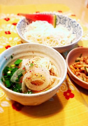 ランチ　新玉ねぎとニラでパンチそうめん-レシピのメイン写真