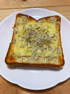 じゃこチーズトースト-レシピのメイン写真