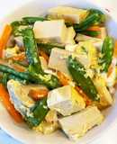 さやえんどうと高野豆腐の卵とじ