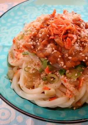 ぶっかけうどん♔with 納豆と桜えび♬-レシピのメイン写真