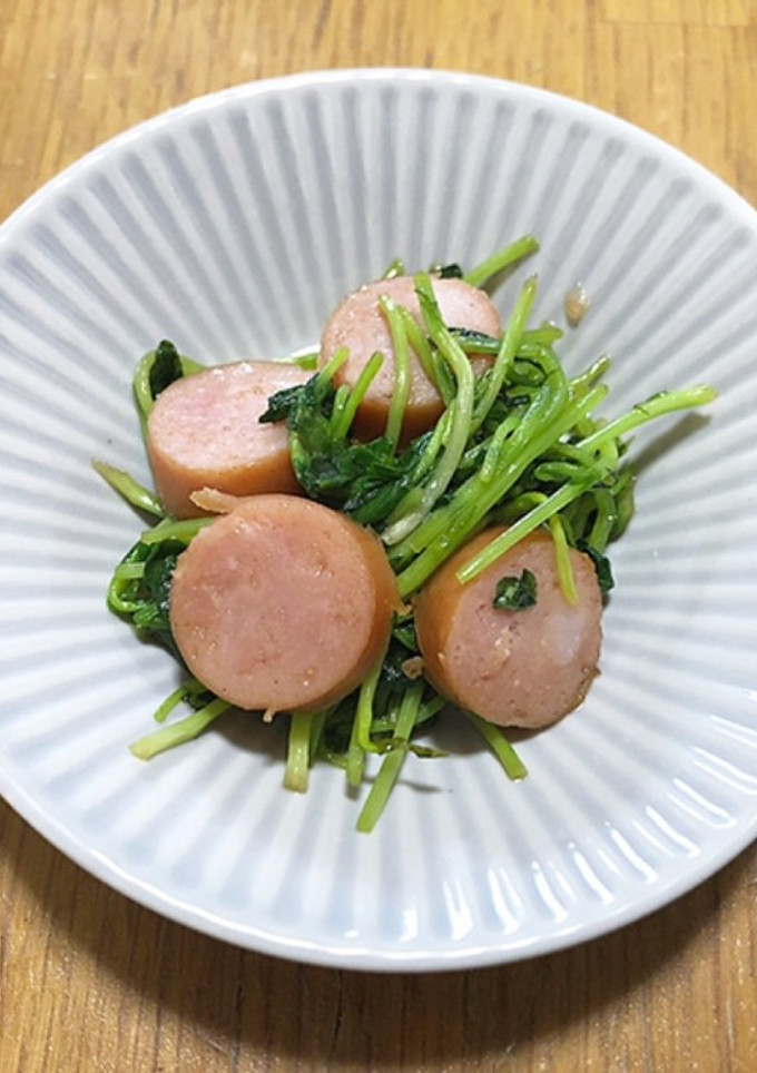 ウインナーと豆苗の醤油炒め-レシピのメイン写真
