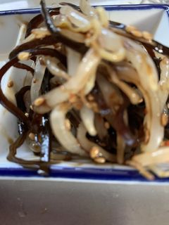 【材料2つ】もやしとゴマこんぶ和え-レシピのメイン写真