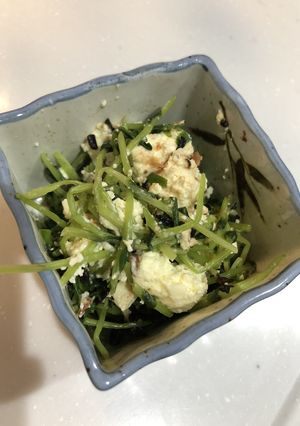 豆苗のクリチーサラダ-レシピのメイン写真
