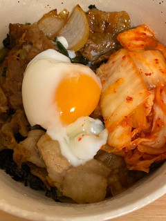 温玉キムチ乗せ焼肉丼-レシピのメイン写真