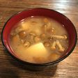 おふくろの味♡なめこと豆腐のお味噌汁