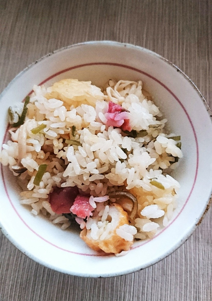 梅干しと塩昆布のキノコの炊き込みご飯-レシピのメイン写真