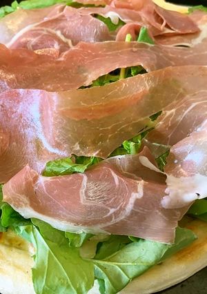 簡単に高級感♡生ハムとルッコラPizza-レシピのメイン写真