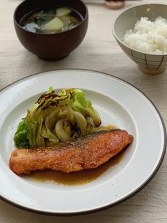 鮭と春キャベツのカレー照り焼き-レシピのメイン写真
