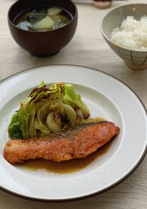 鮭と春キャベツのカレー照り焼き-レシピのメイン写真